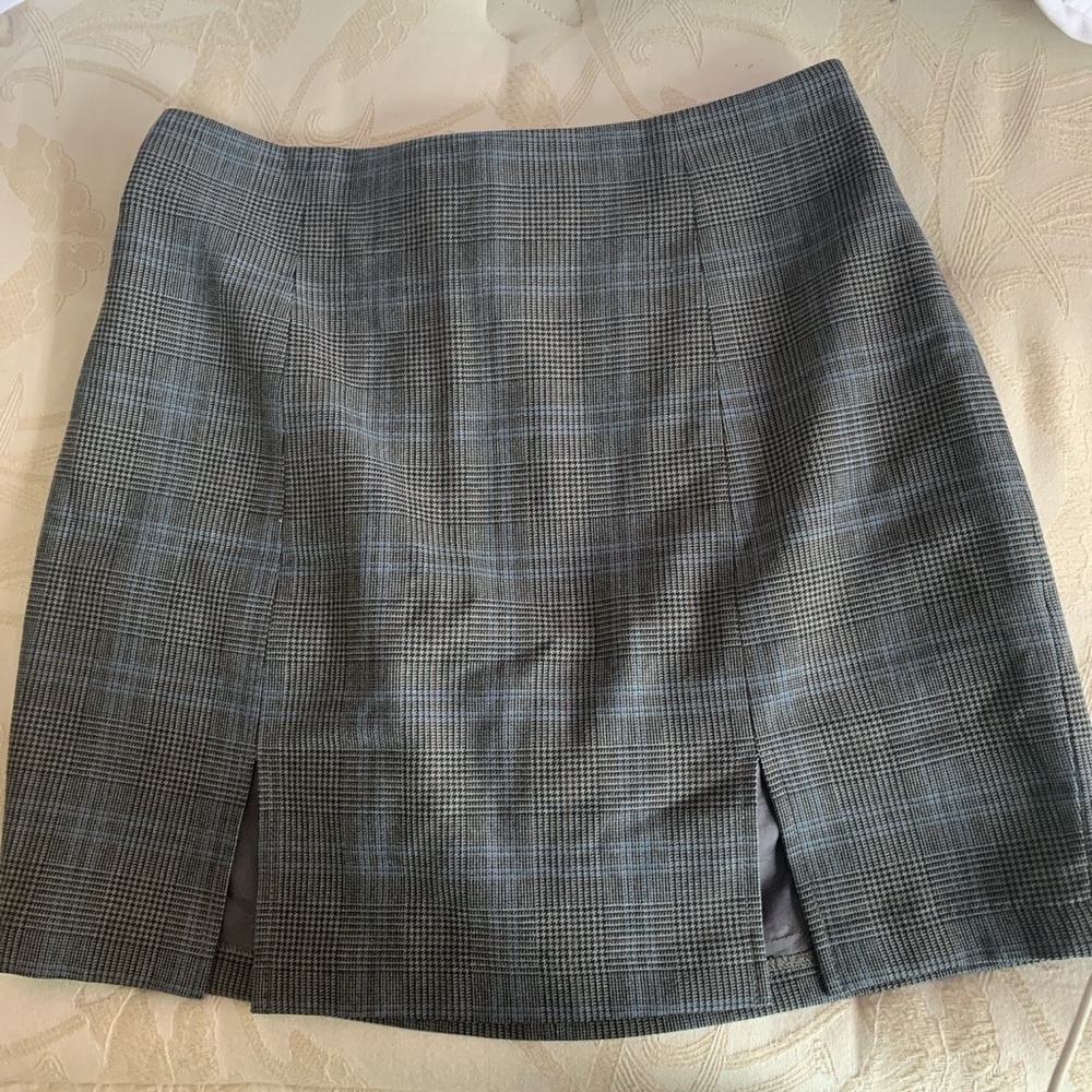 Aritzia’s Sunday best mini skirt